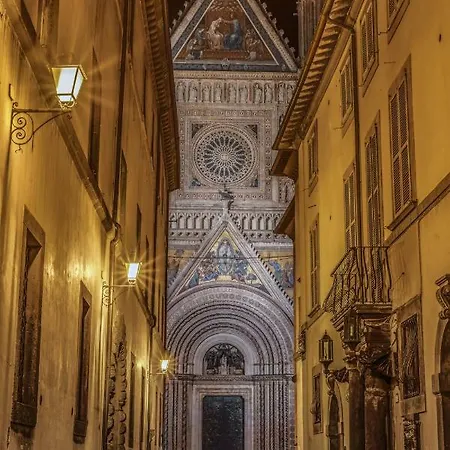 In - Via Dei Dolci * Orvieto
